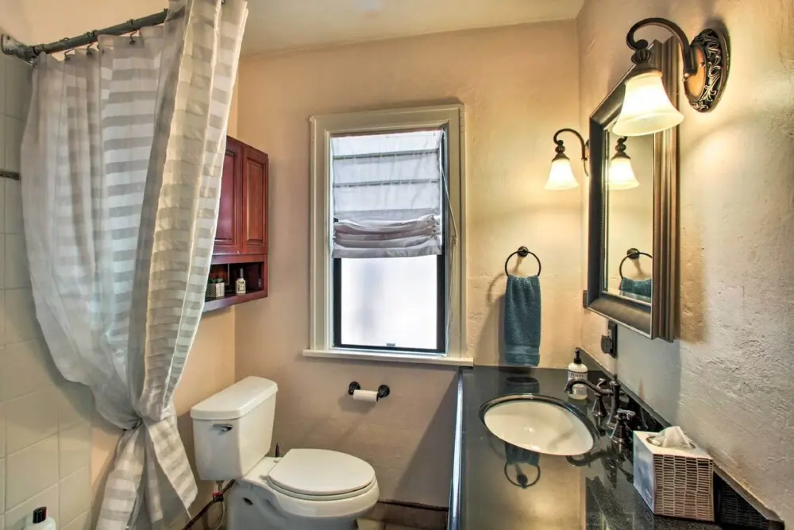 Peaceful Family Home w/ Deck: 3 Mi to Dtwn Spokane