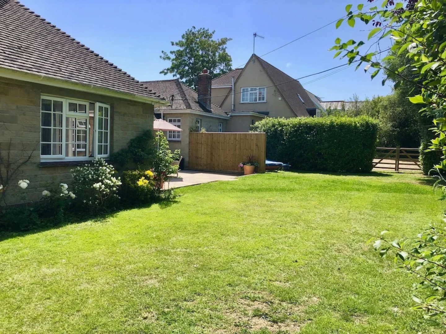 White Roses Coastal Holiday Home