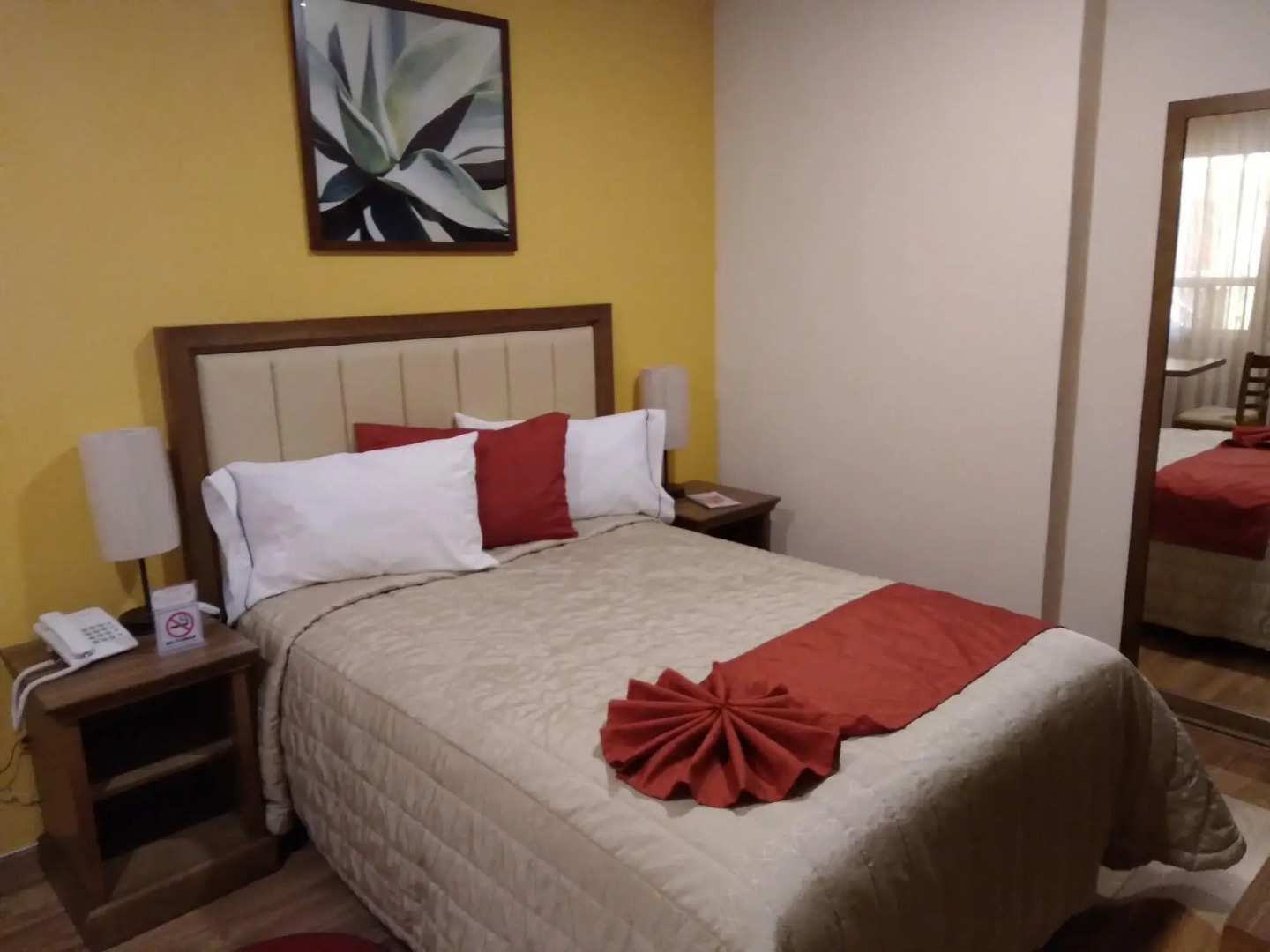 Hotel J&E by Serranillo