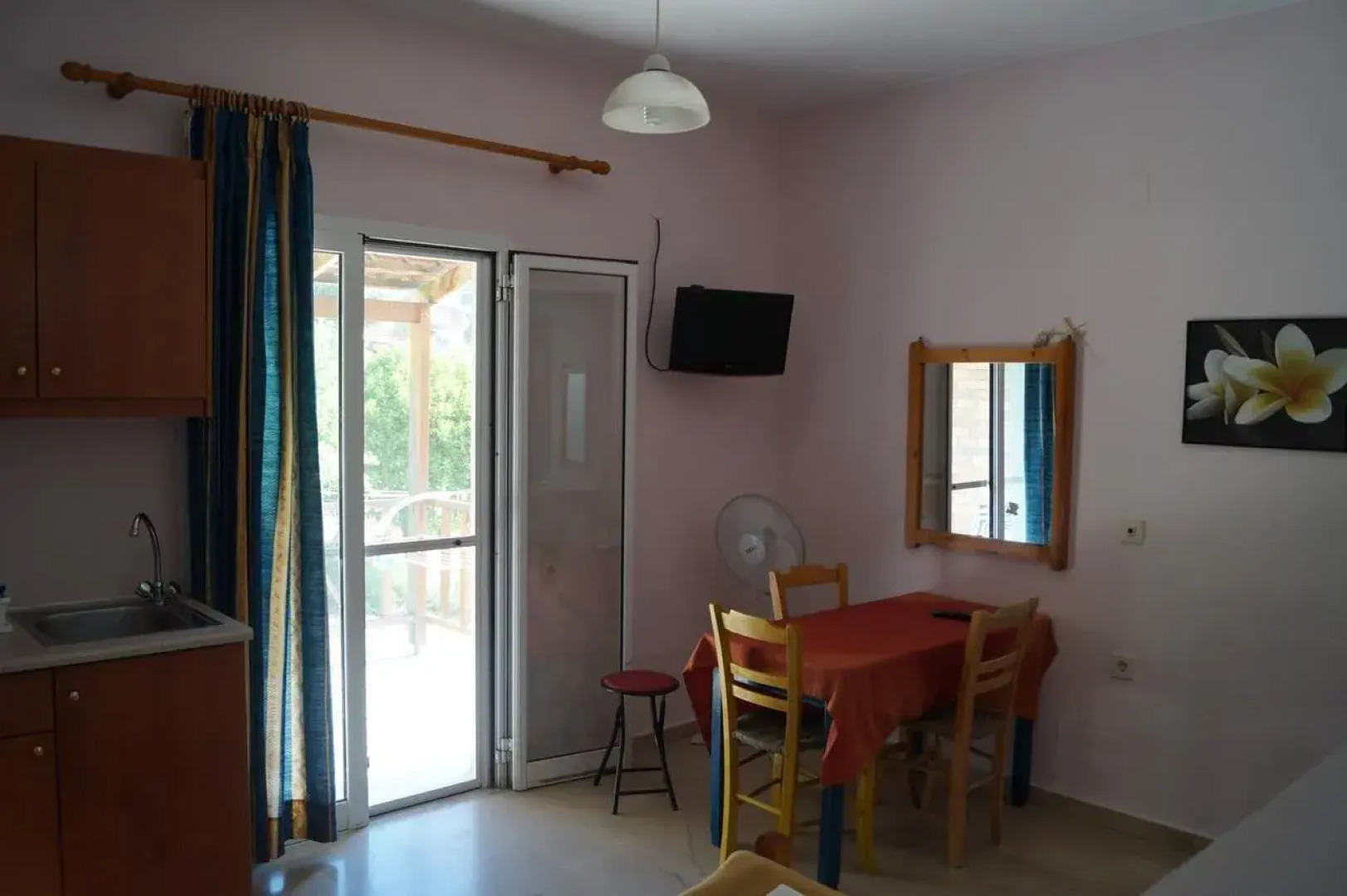 Jason Rooms & Studios