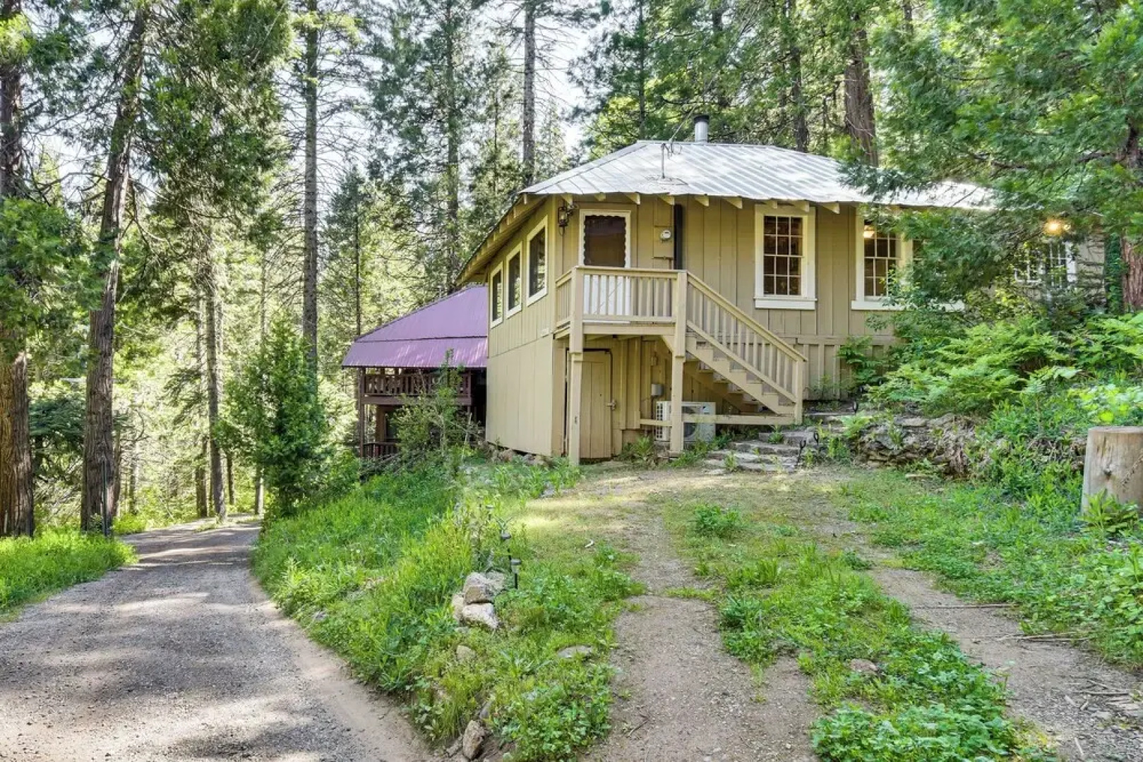 8 Mi to Yosemite National Park: Cabin w/ Fire Pit
