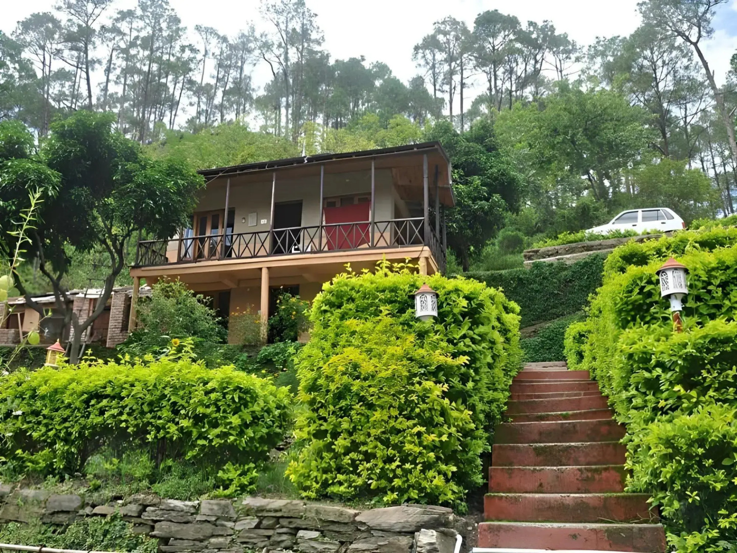 Perfectly Located Resort amidst Majkhali Woods