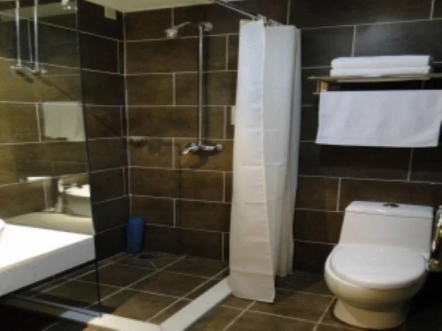 Huanlian Lucaihuang Business