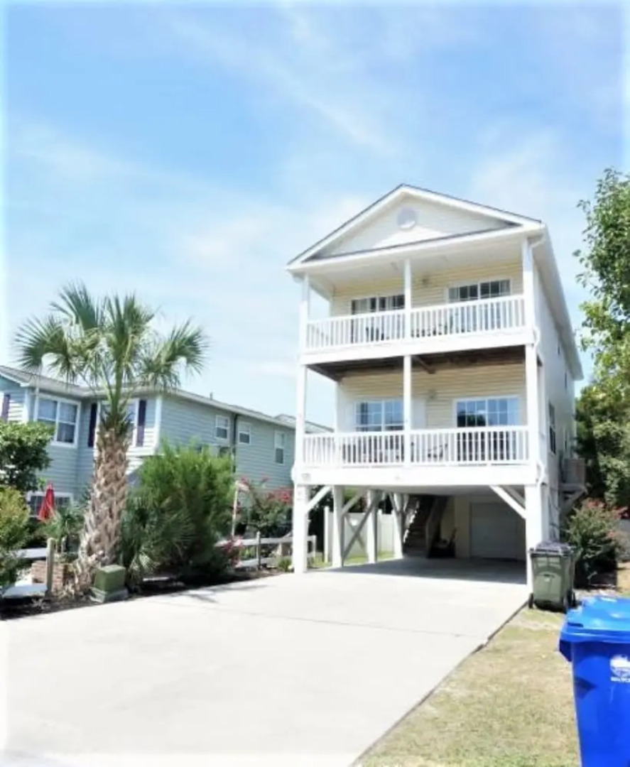 The Last Edition 5 Bedrooms 4.5 Bathrooms Home