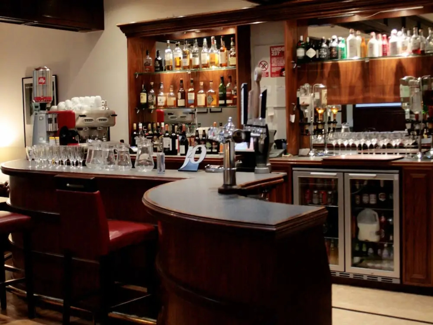 The Woodside Hotel, Aberdour. Exclusive Use