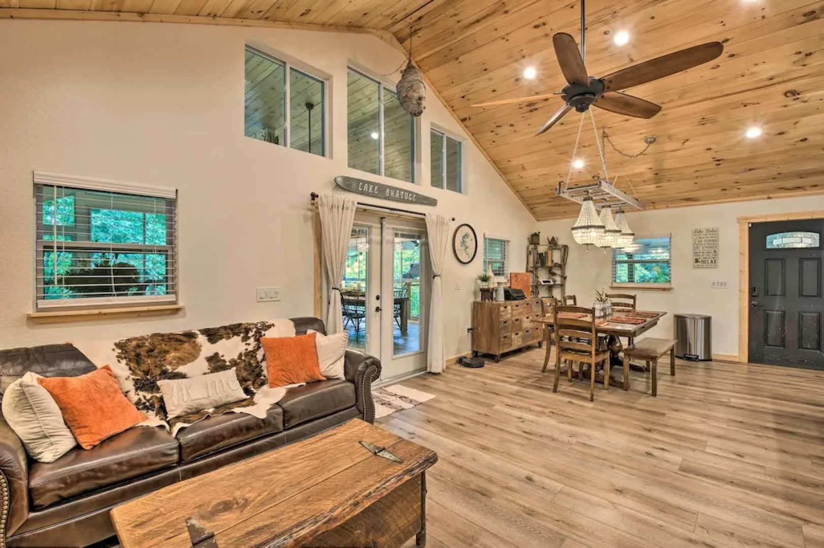 Hiawassee Getaway w/ Hot Tub, Deck & Lake Access!