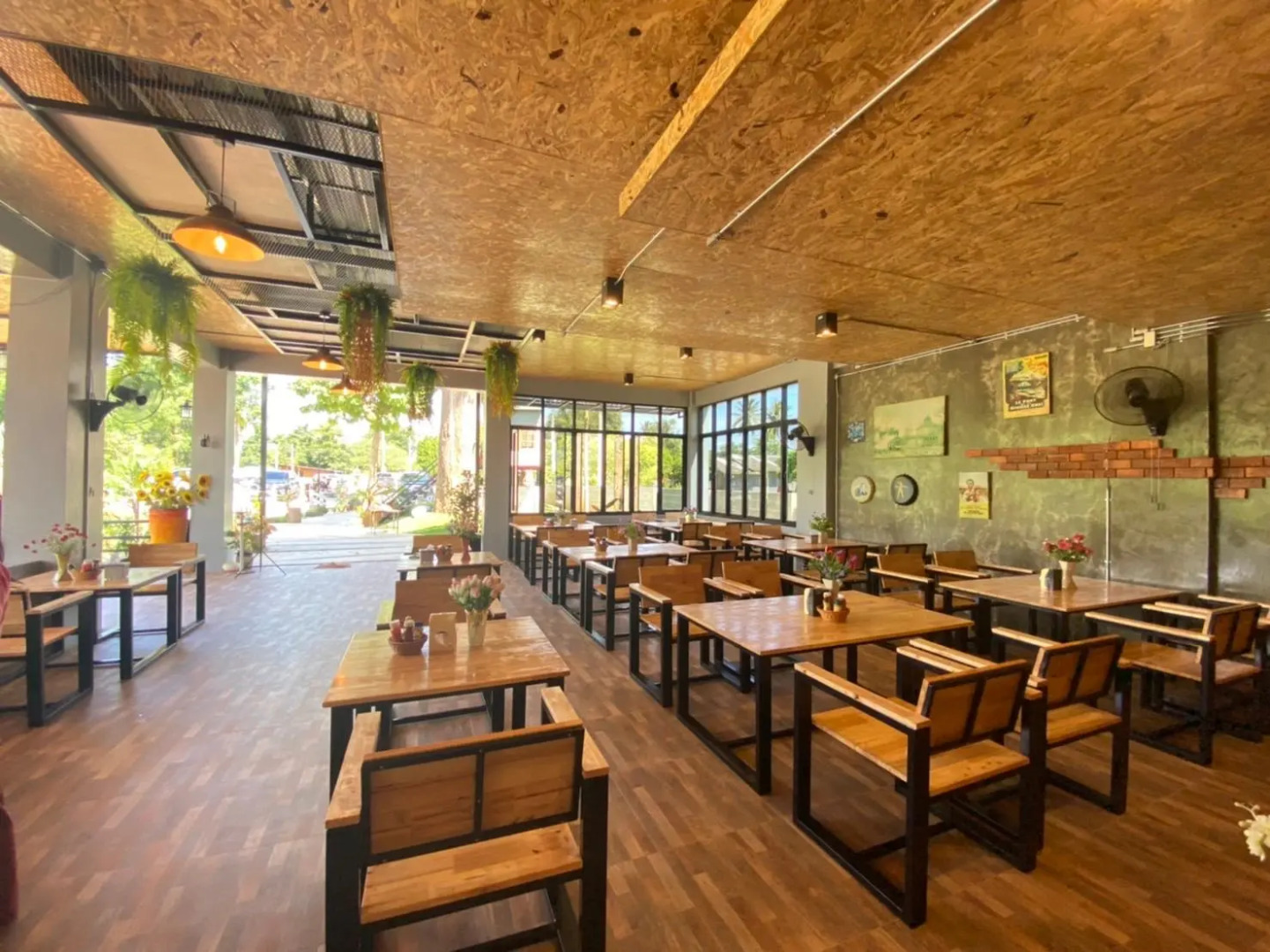 Riverside Hill Resort & Restaurant