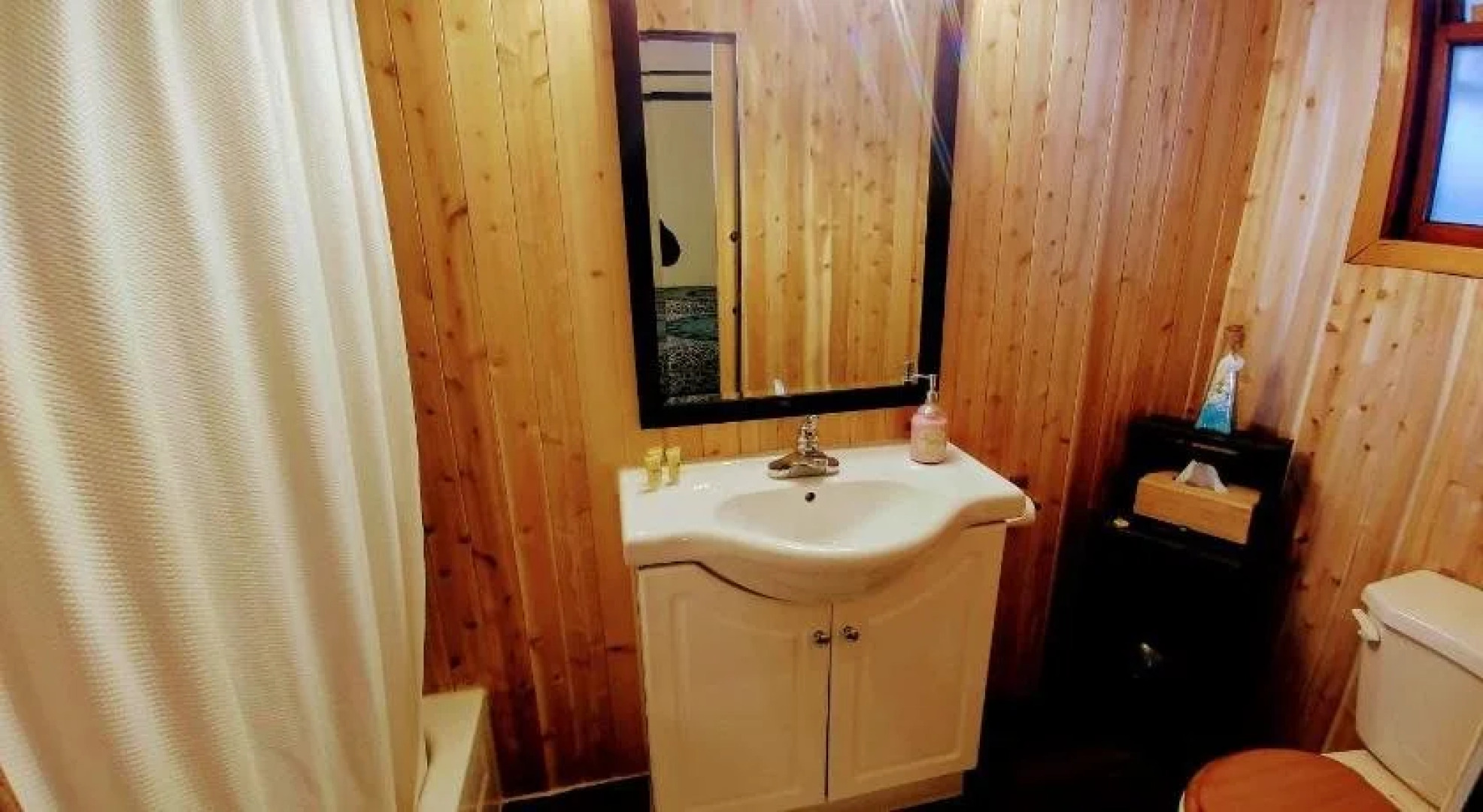 Dwight Riverside Inn