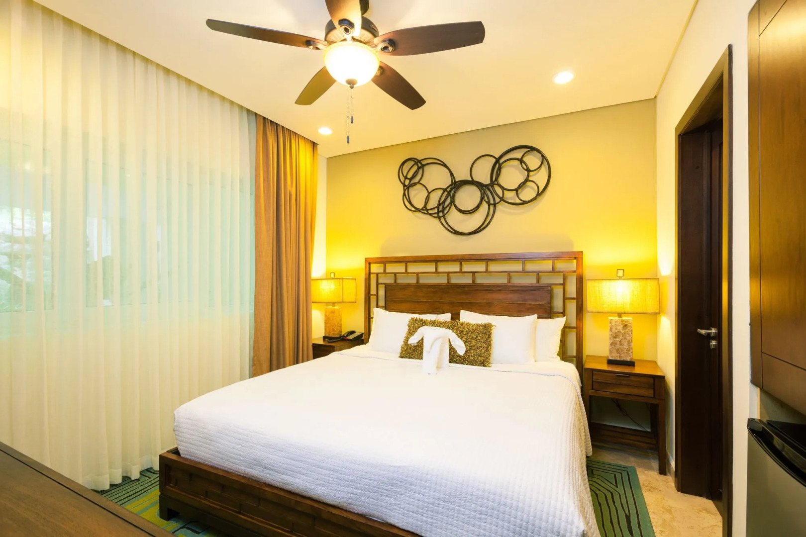 Grand Roatan Caribbean Resort