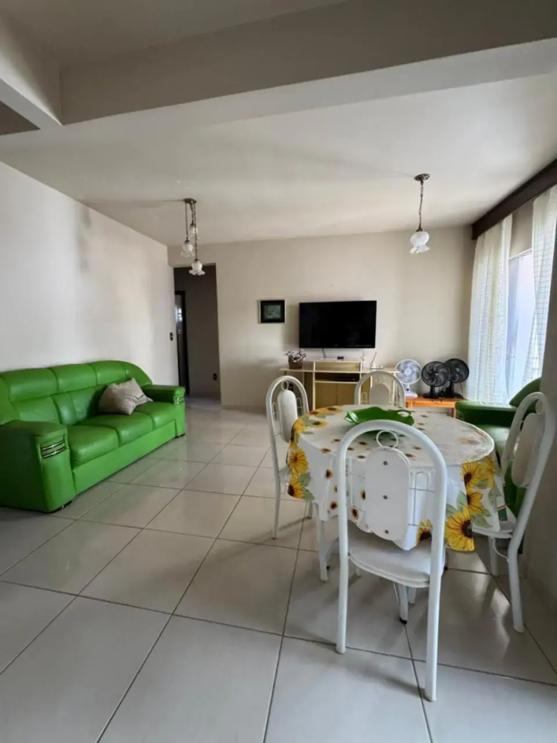 Apto na avenida de PIRATUBA, próximo ao balneário