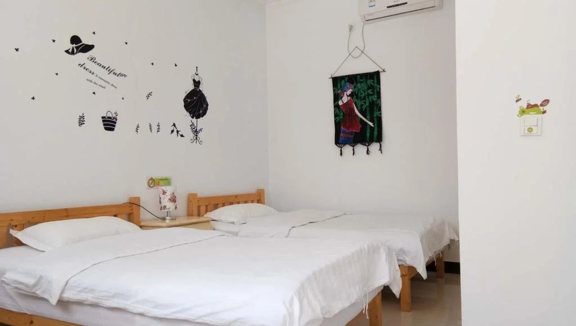 Dunhuang Hu Yang Inn