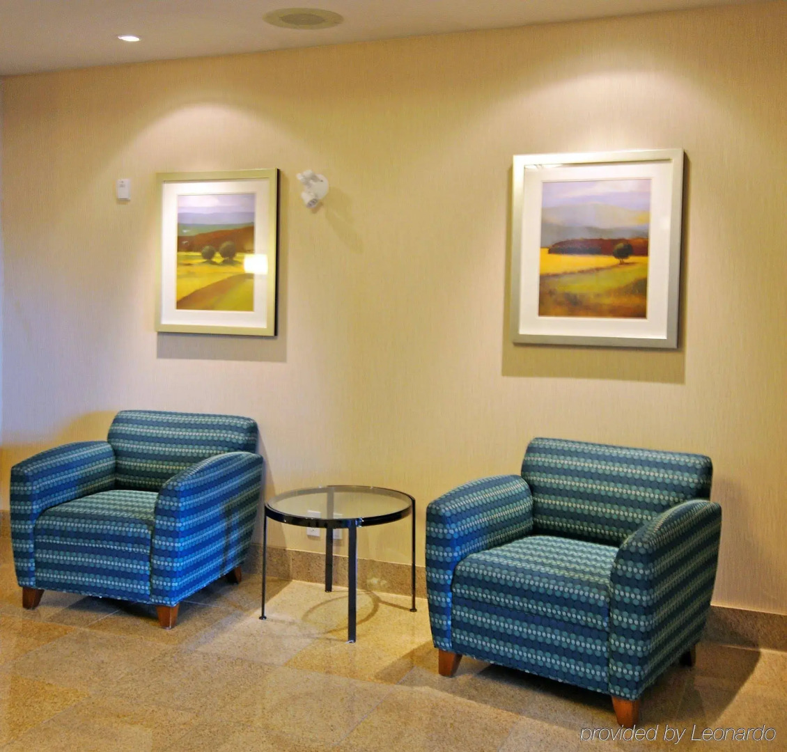 Holiday Inn Express Hotel & Suites Ottawa Airport by IHG