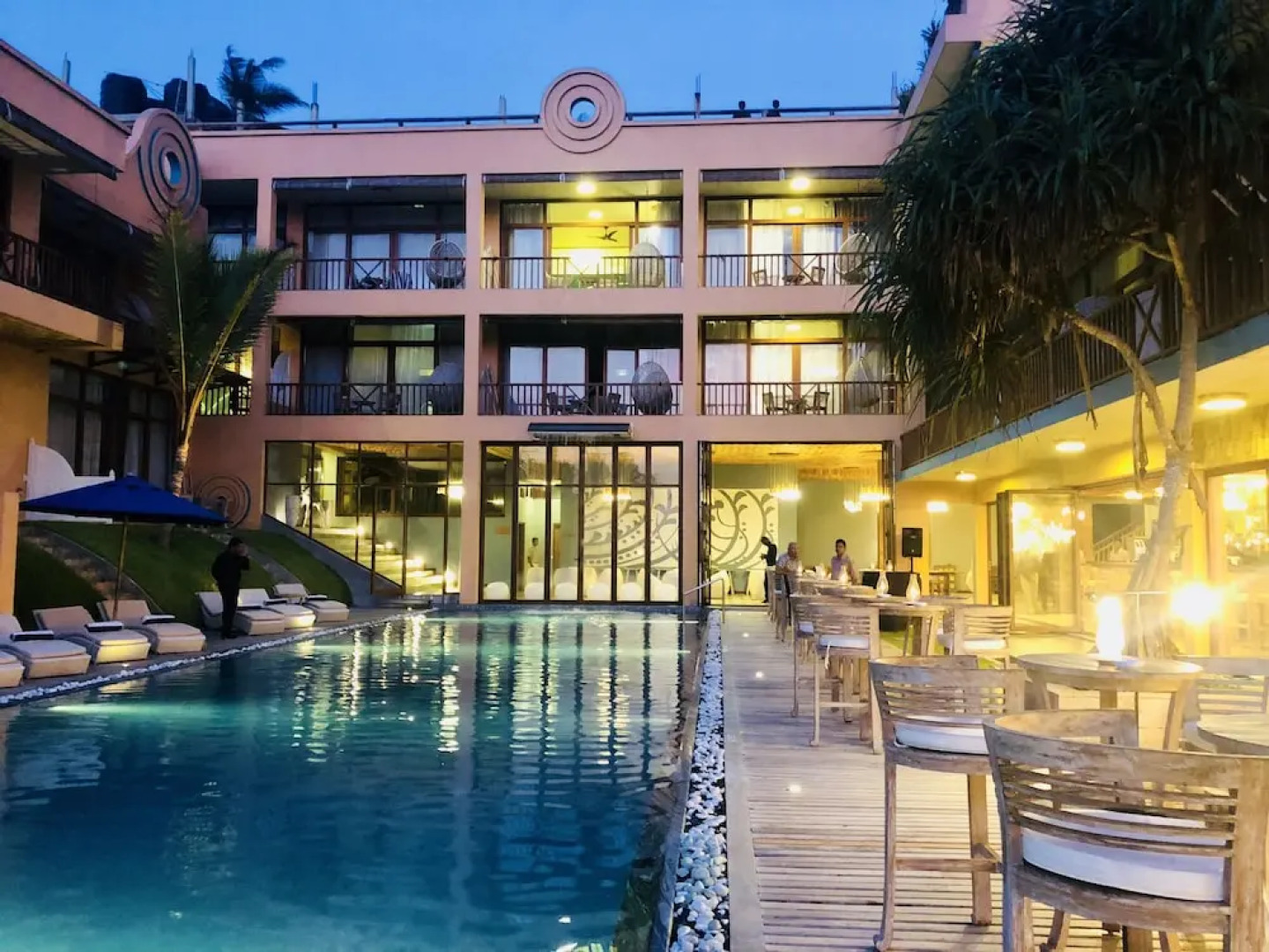 Thaproban Pavilion Waves Unawatuna