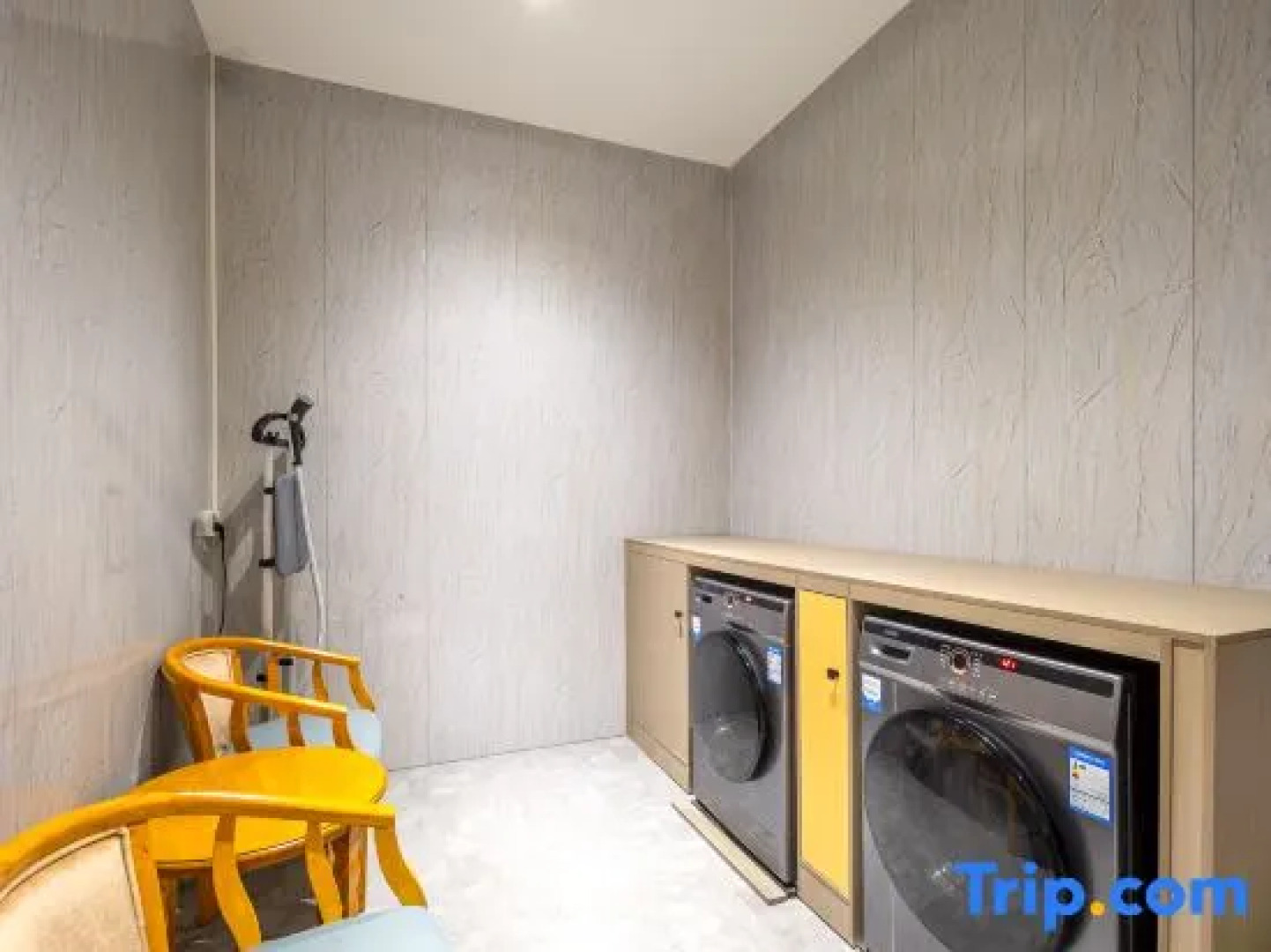 Xiangqing Qi'an Smart Hotel (Tunchang Central Commercial Plaza)