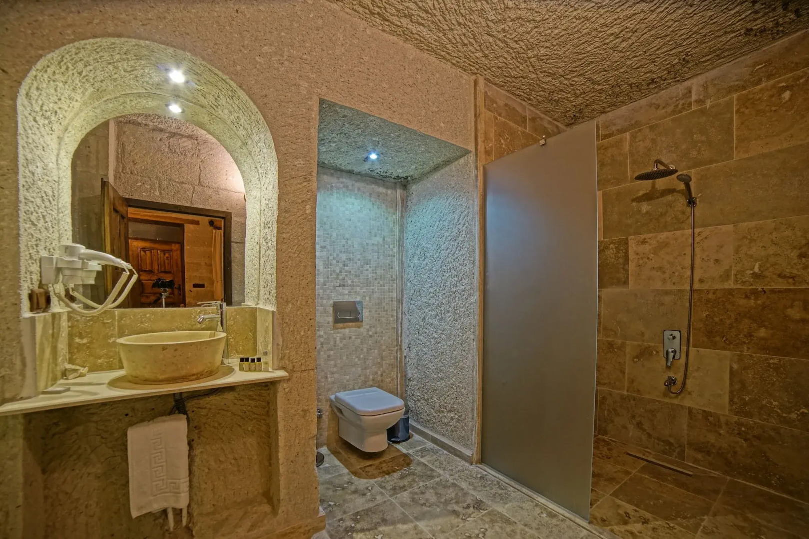Zeus Cave Suites