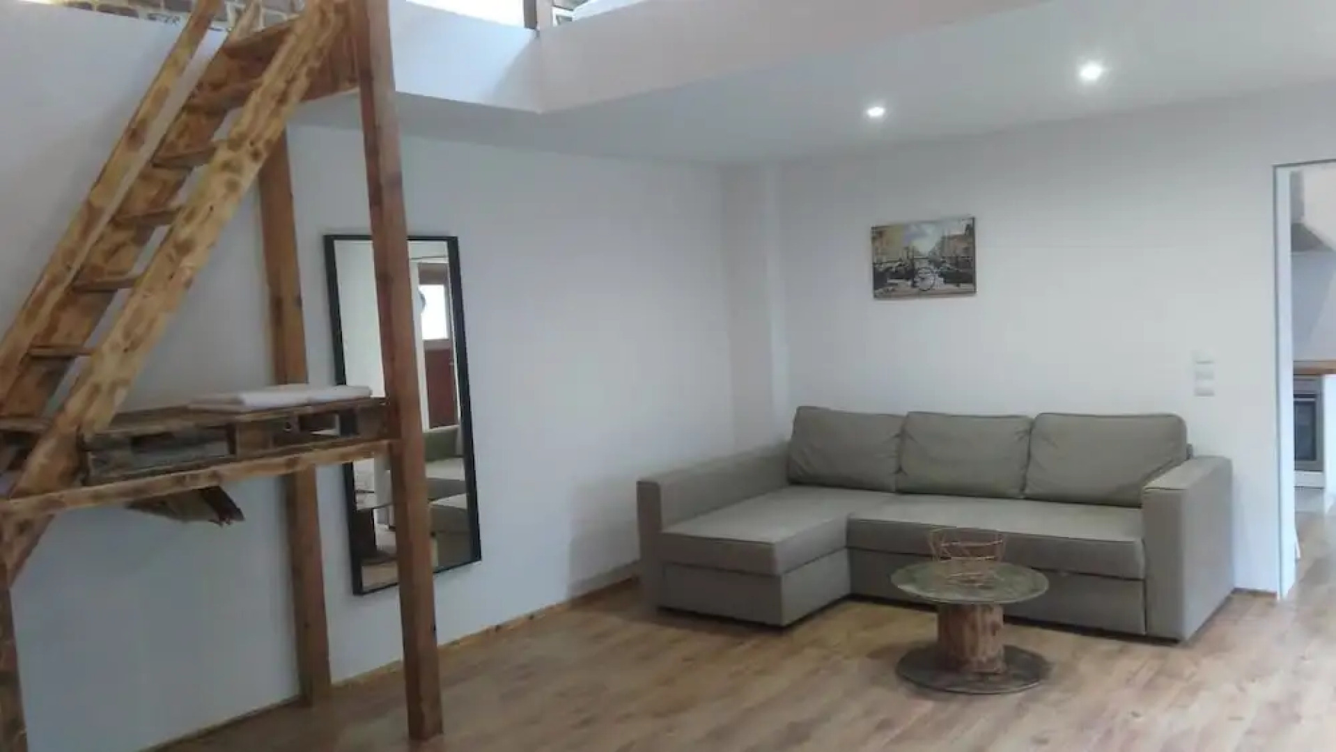 100 m2 - 3 room apartment