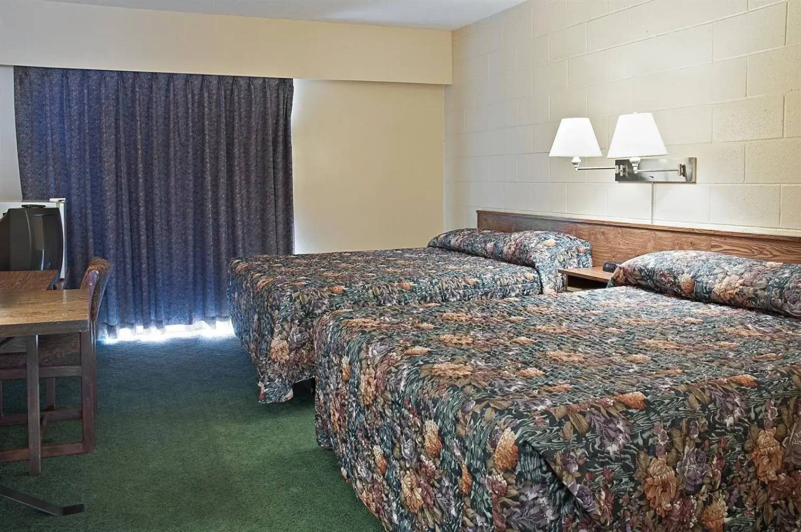 Canadas Best Value Inn Mile 0