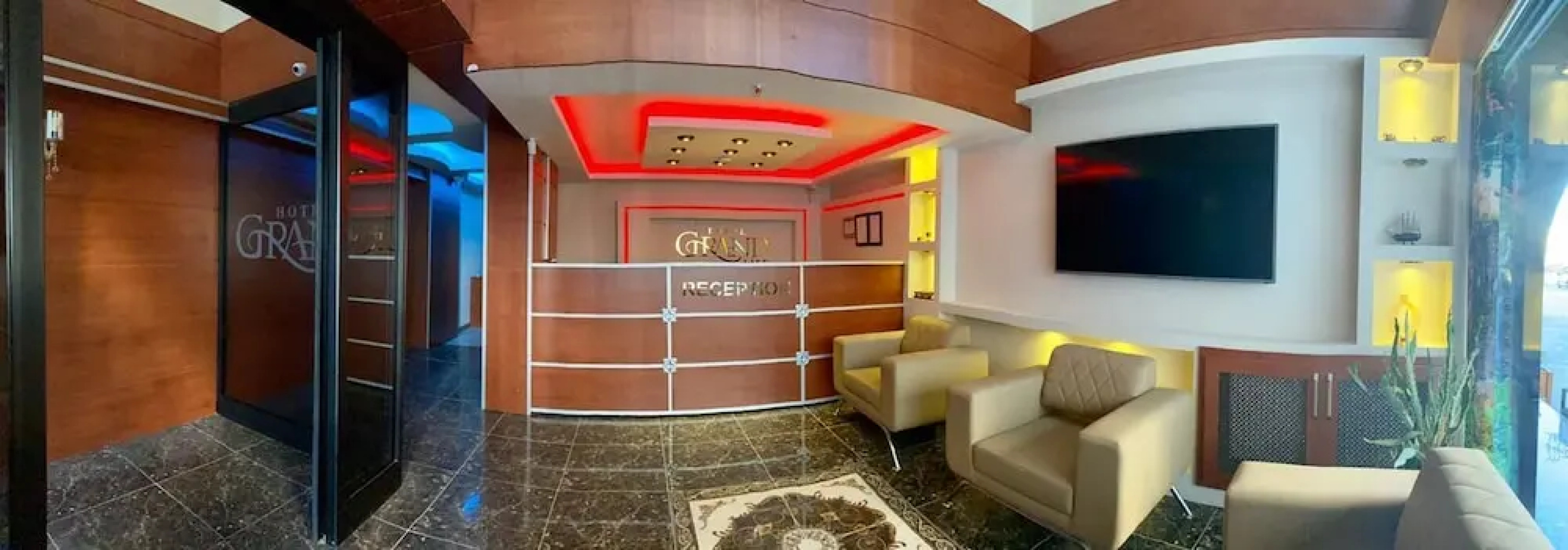 Grand Life Hotel