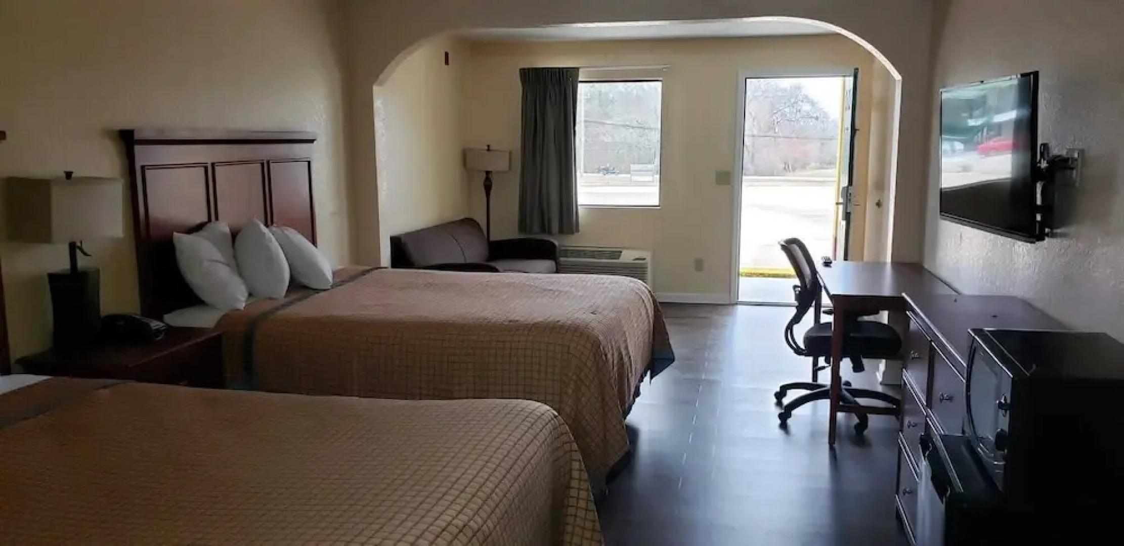 Budgetel Inn Suites Pine Mountain