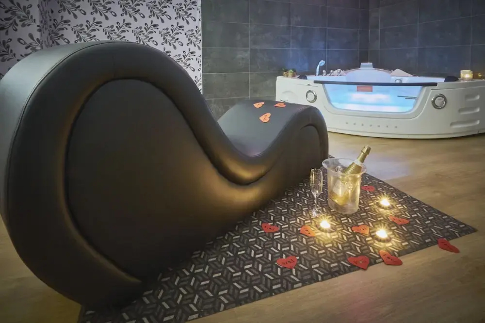 Rural House With Jacuzzi and Fireplace in the Room for 2-4 People