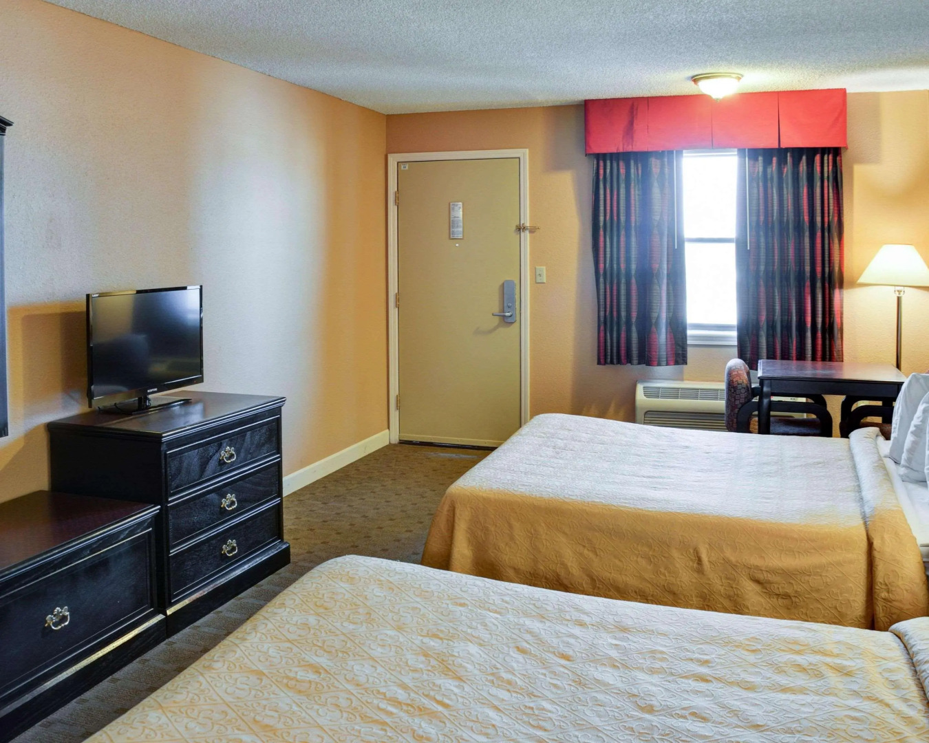 Quality Inn & Suites Hot Springs-Lake Hamilton