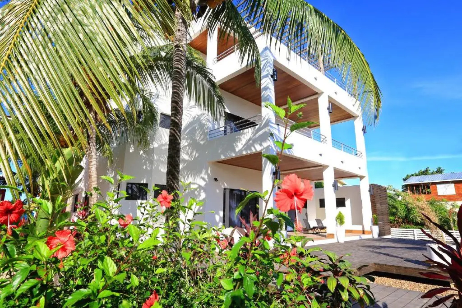 The Ellysian Boutique Hotel