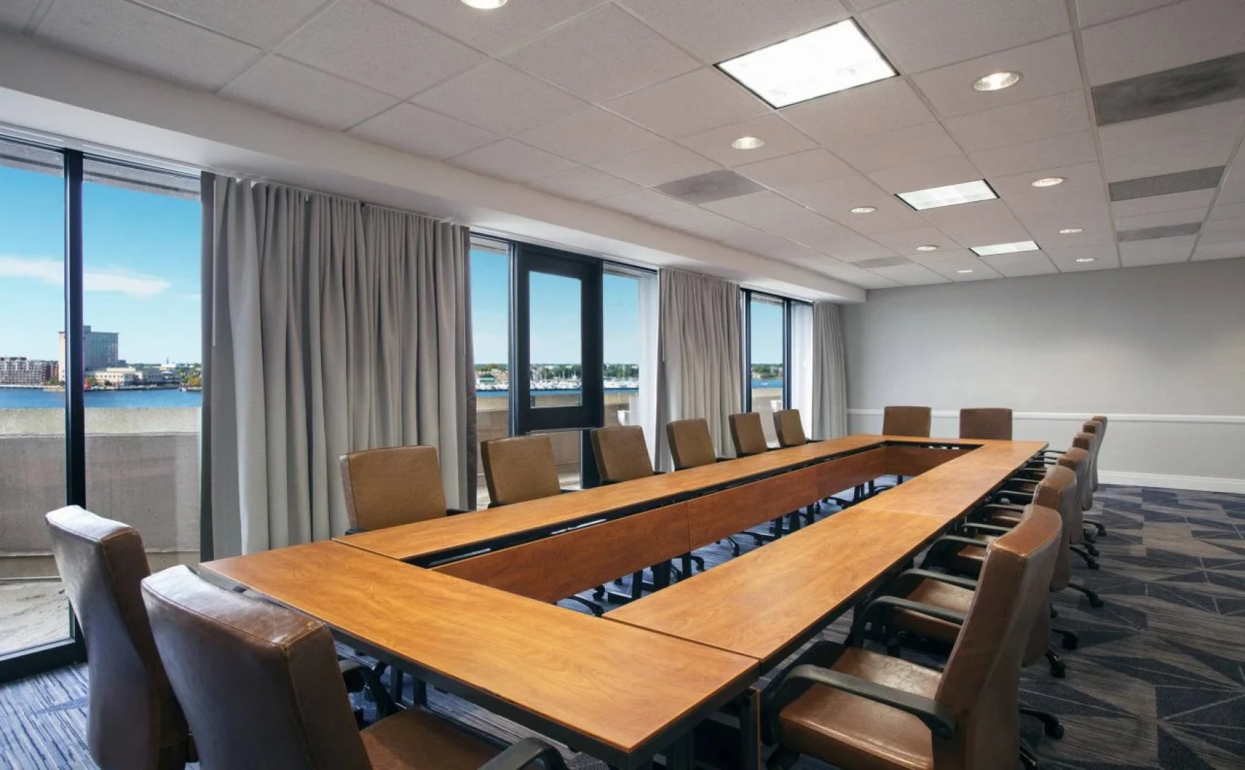 Sheraton Norfolk Waterside Hotel