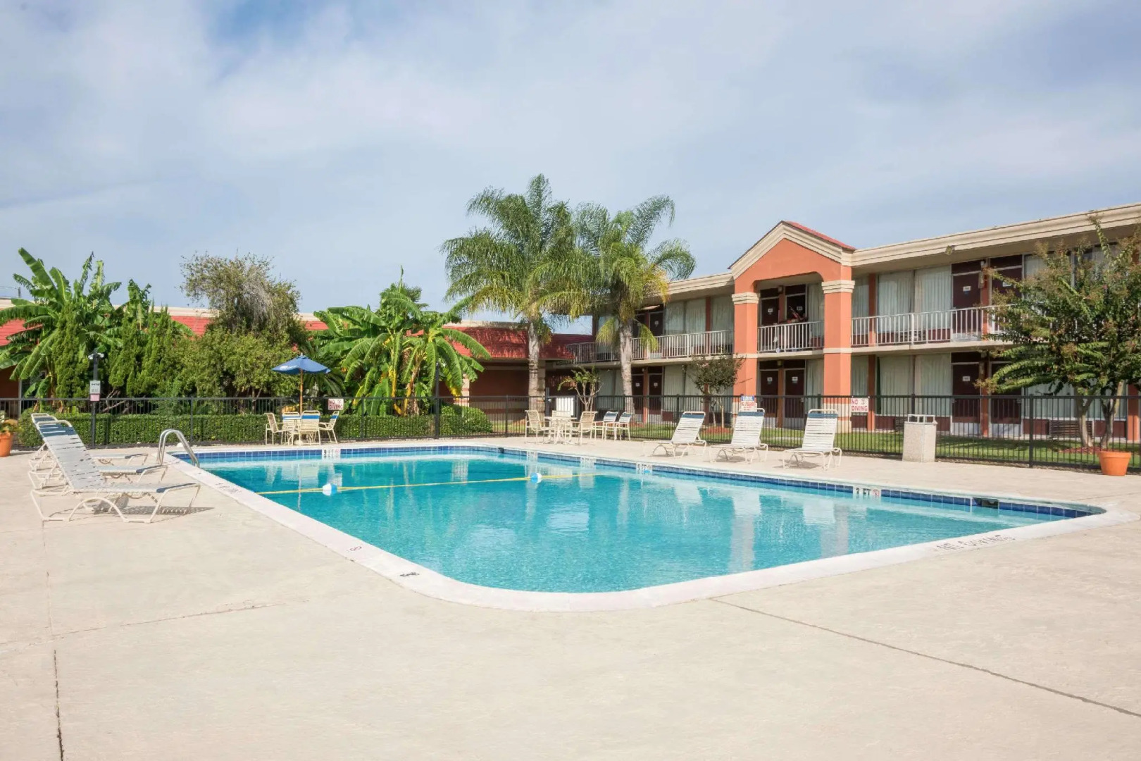 Studio 6 Lake Jackson, TX