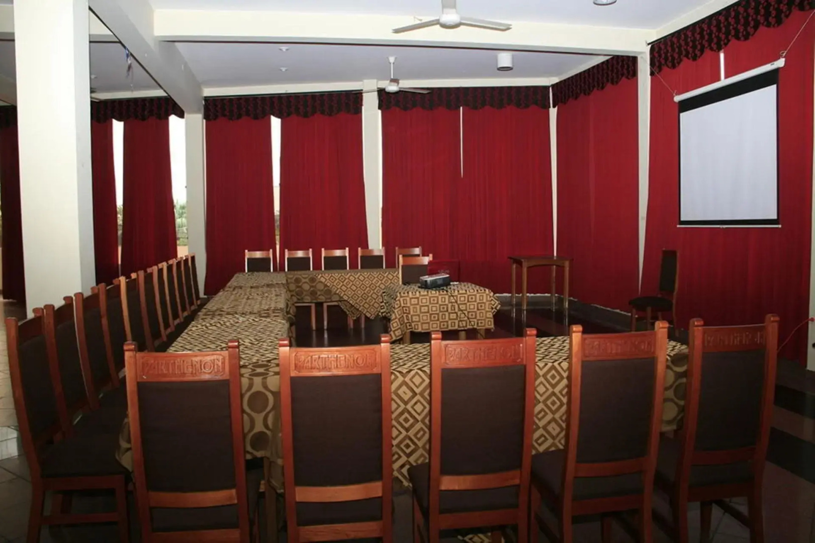 Parthenon Hotel y Eventos