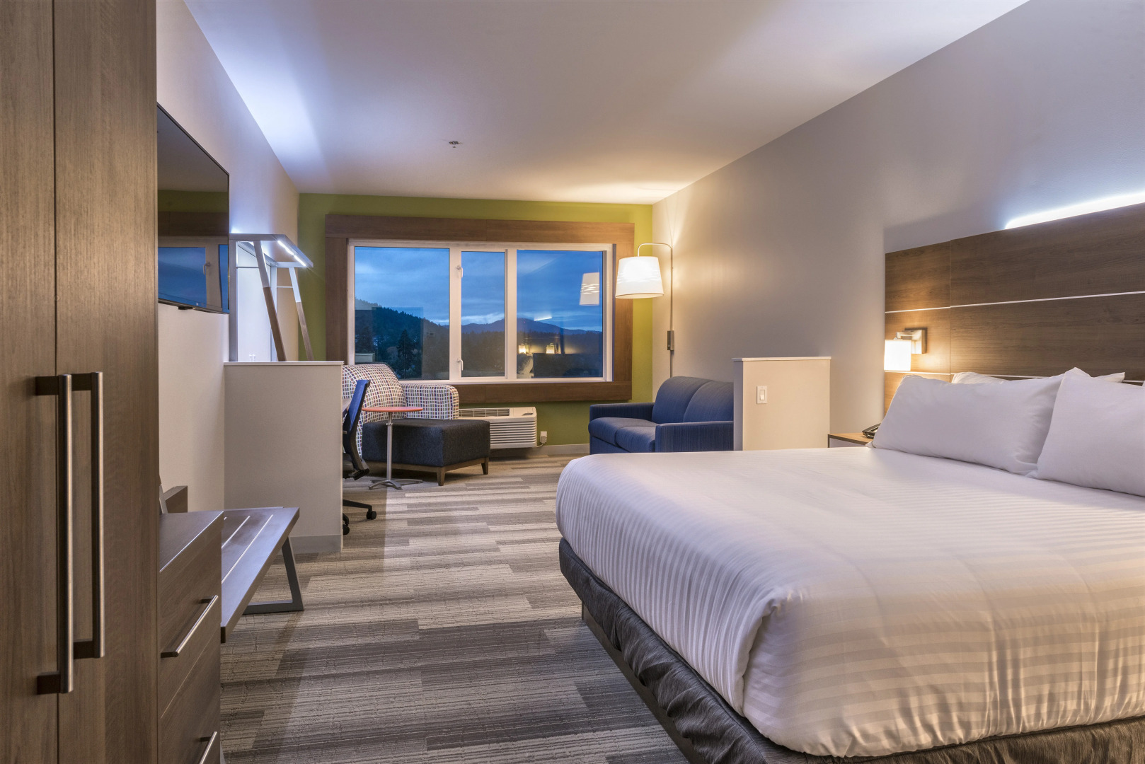 Holiday Inn Express & Suites Victoria - Colwood by IHG