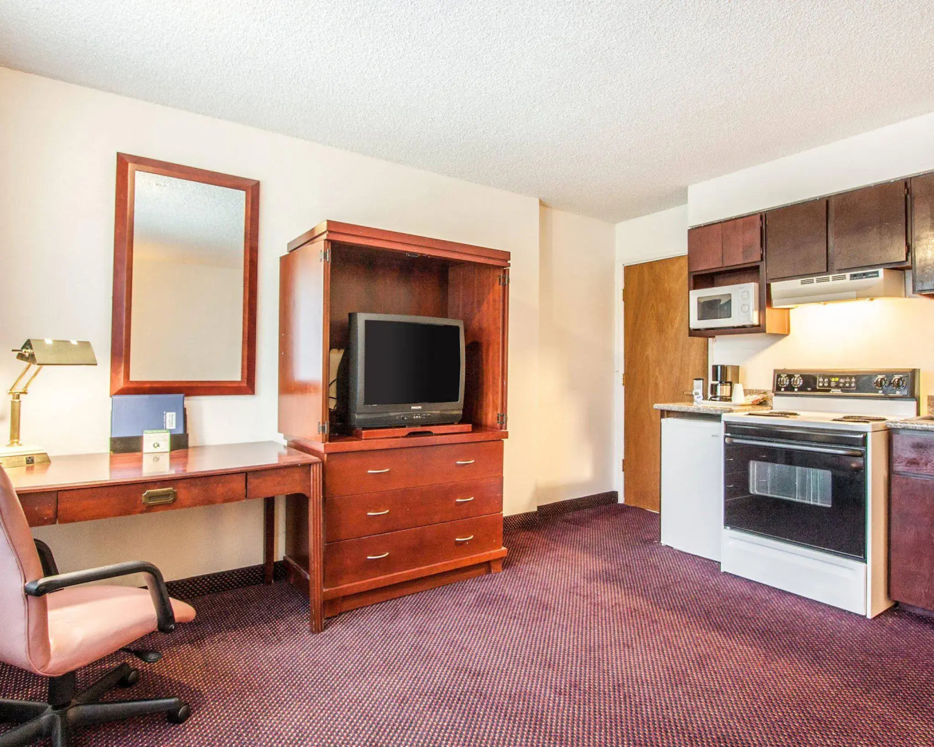 Rodeway Inn & Suites Portland West - Beaverton
