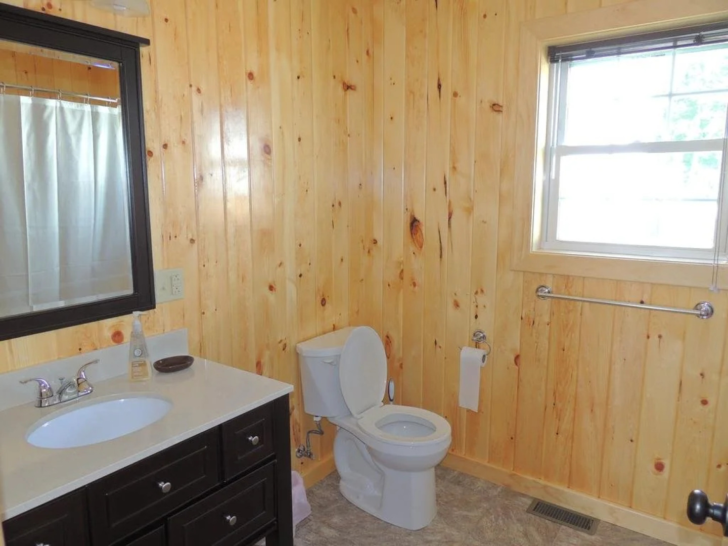 Angel Rock Waterfront Cottages and Vacation Homes