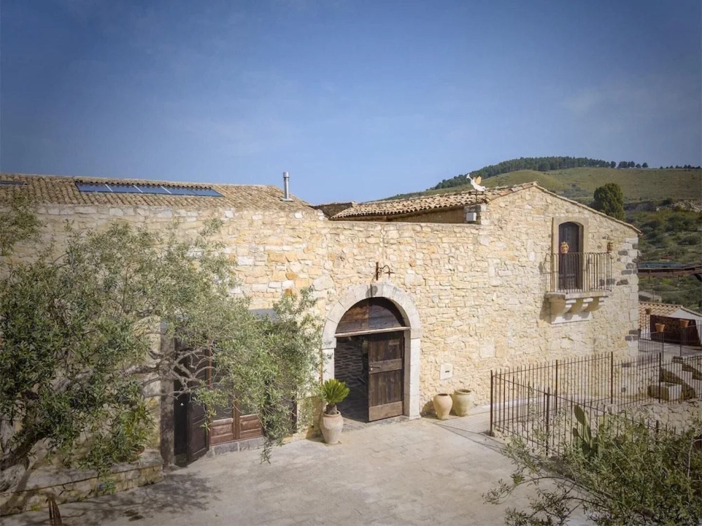 Masseria Fortificata Lo Zafferaneto