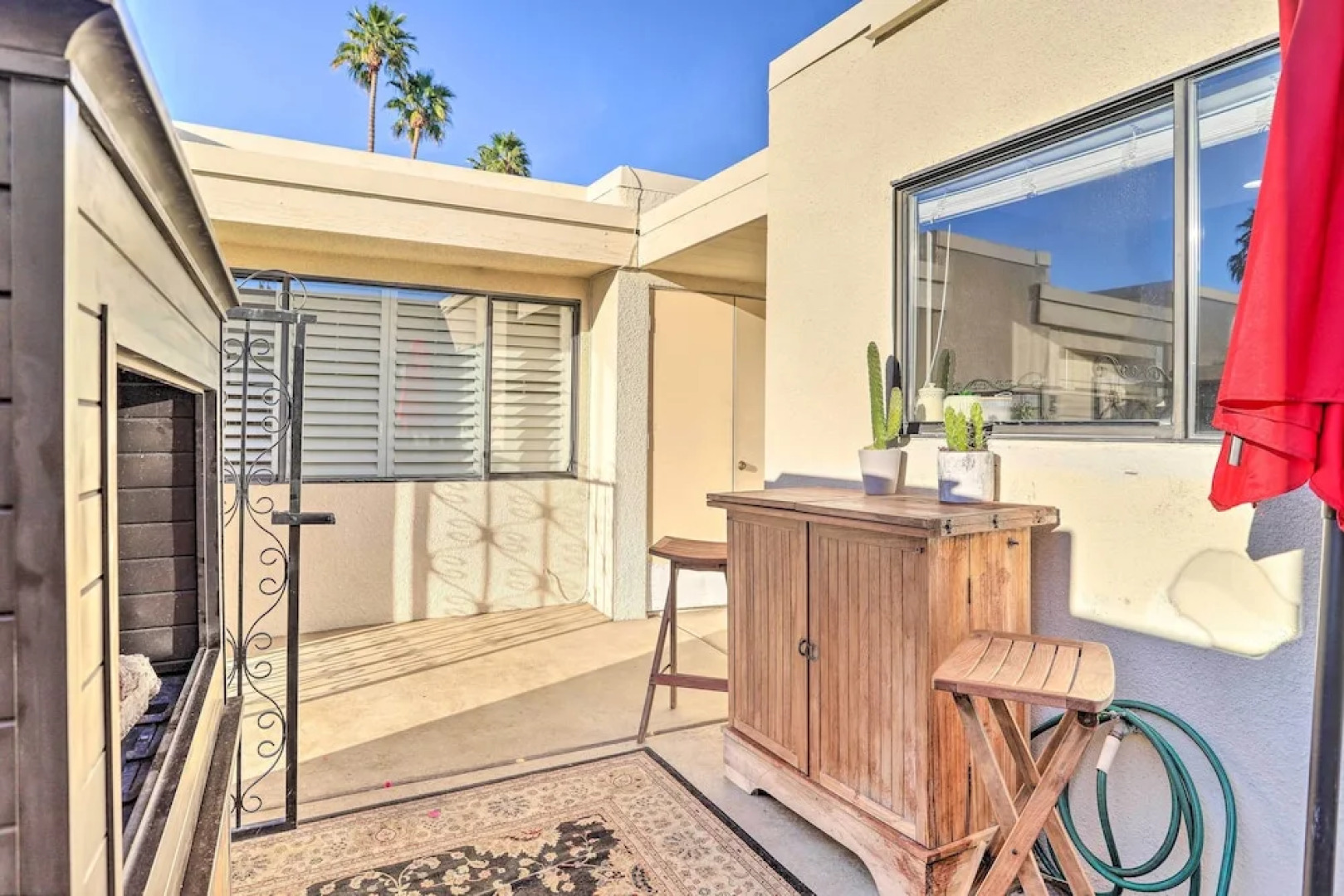 Sleek Rancho Mirage Villa: Patio, Pool, Golf!