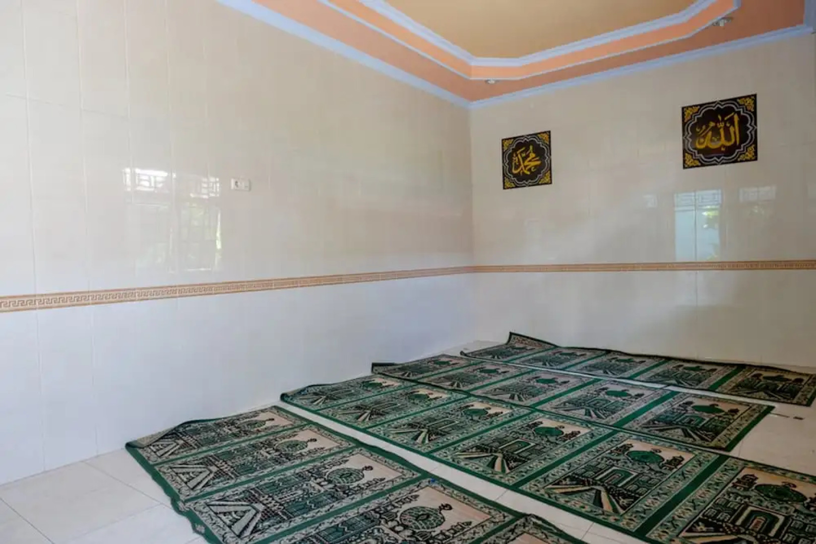 Hotel Indonesia Pekalongan by RedDoorz