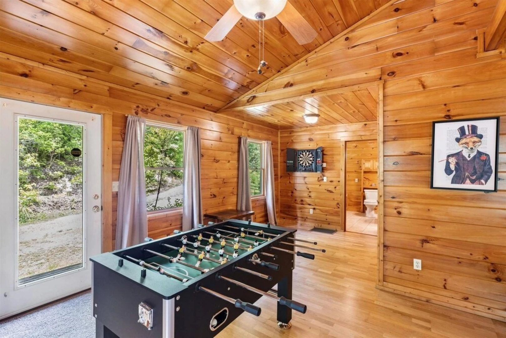 Private Golden Fox Cabin with Grill and Firepit by Redawning