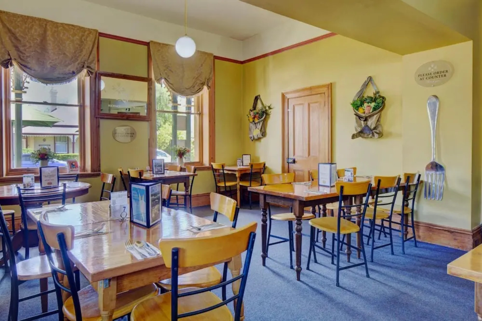 The Richmond Arms Hotel