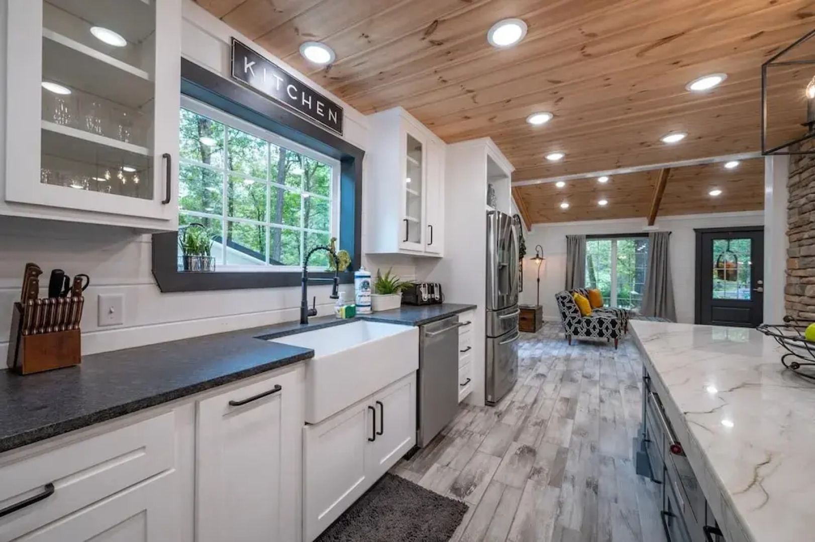 Sugar Hill Newly Remodeled includes Fully Supplied Kitchen and Hot Tub by RedAwning