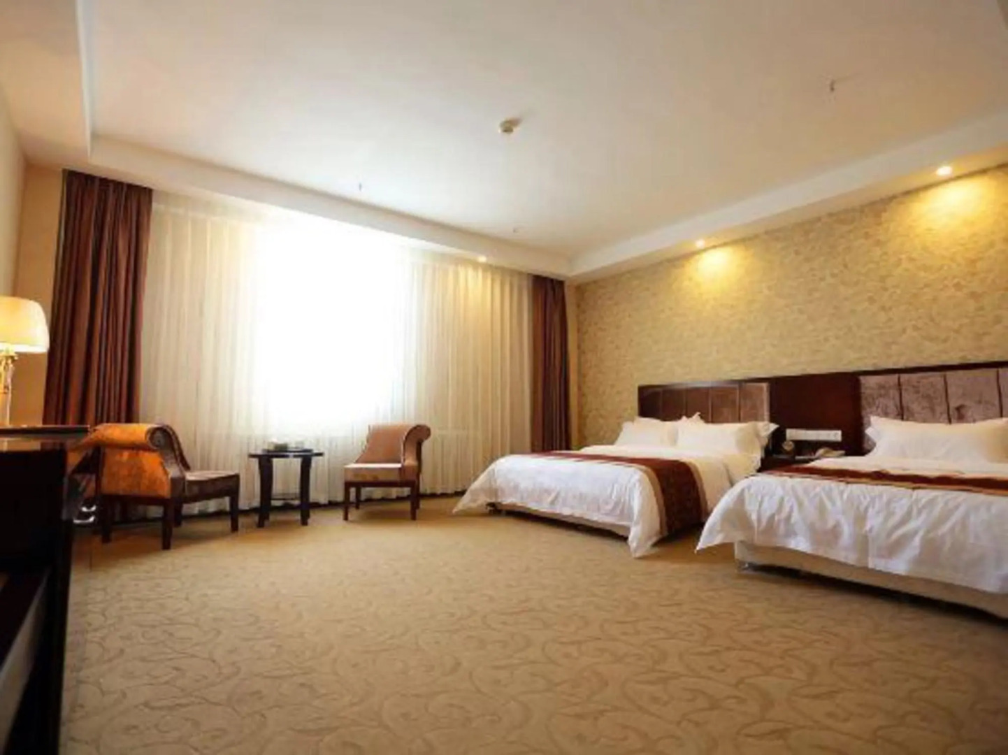 One Mountain One Blue Ecological Theme Hotel (Changbaishan High Speed Rail Station)