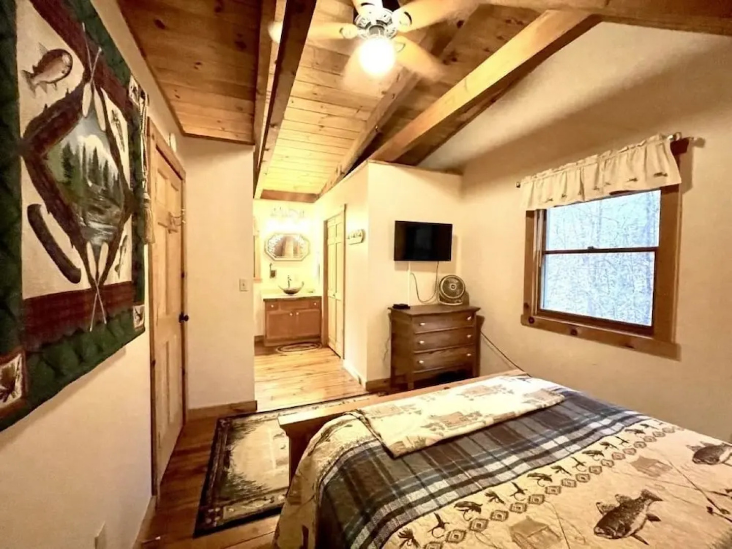 Leave the stress behind!- private hot tub, pet and motorcycle friendly, let peace and nature surround you! 2 Bedroom Home by RedAwning