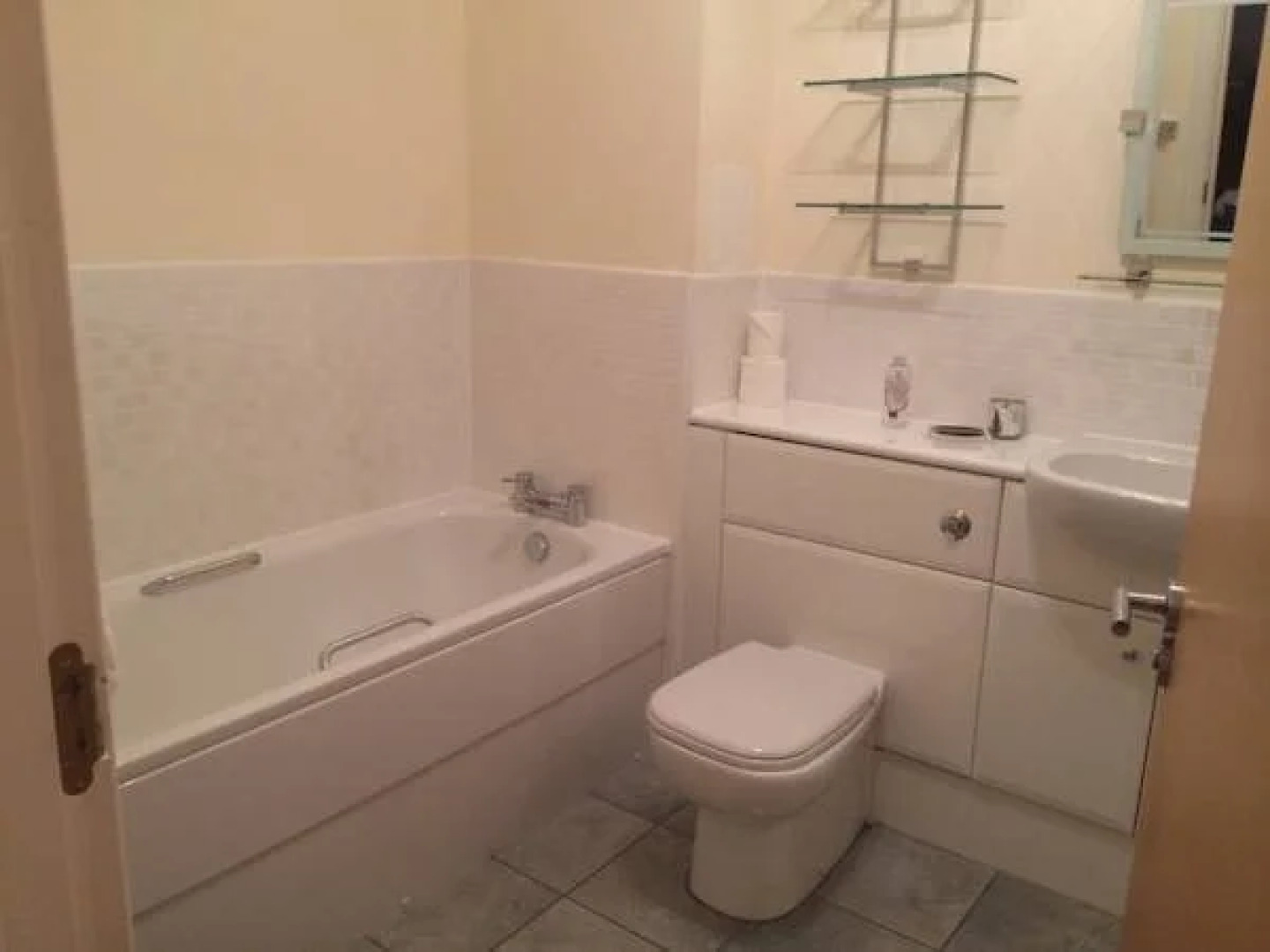 Dreamhouse Apartments City North