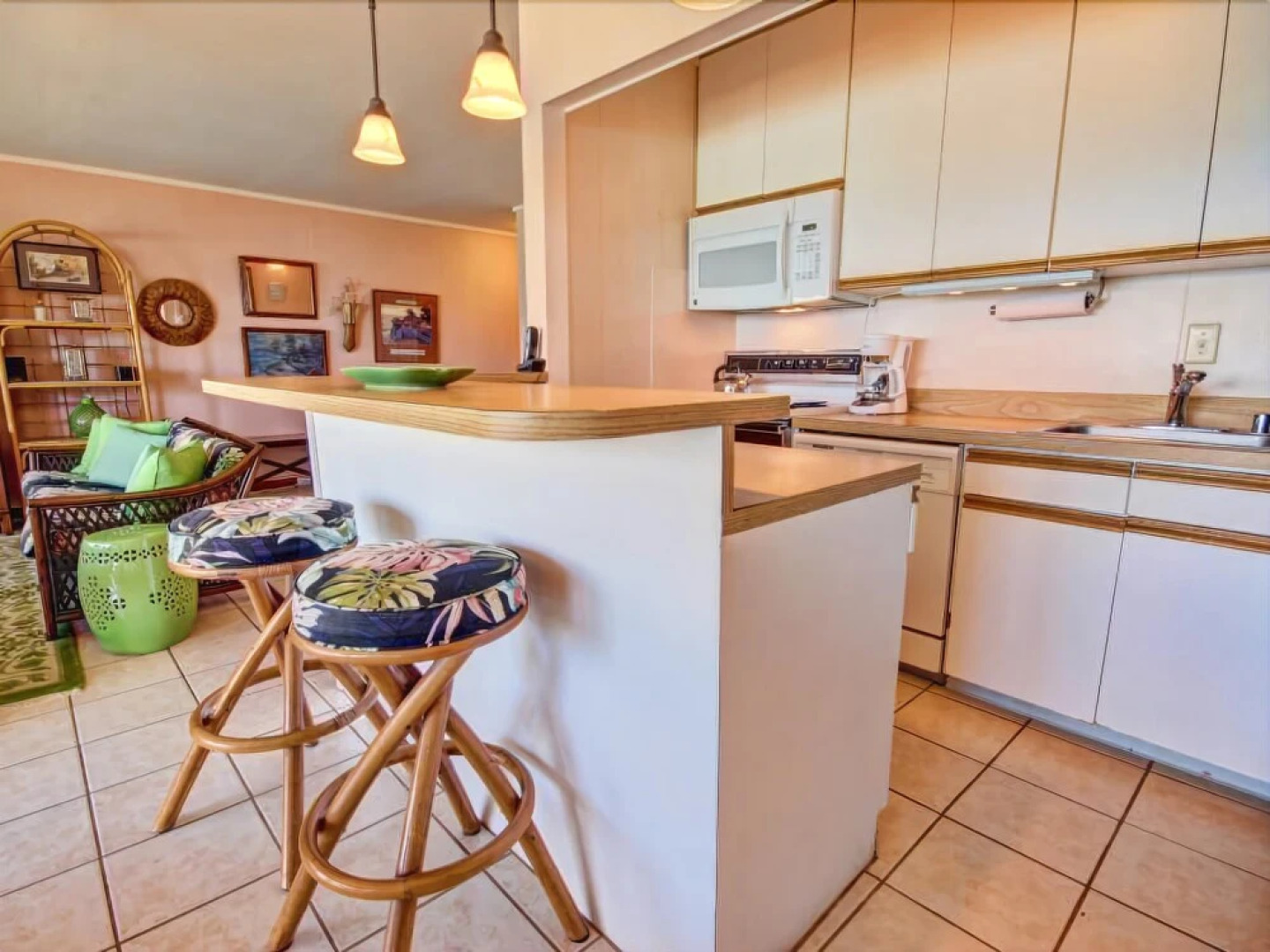 Oceanfront Luxury Maui Sands Unit 5F by RedAwning