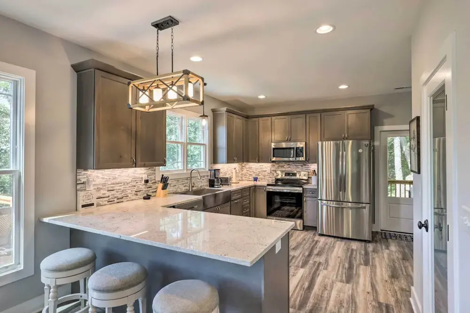 Escape w/ Hot Tub, Mtn Views: 5 Mi to Urban Trail