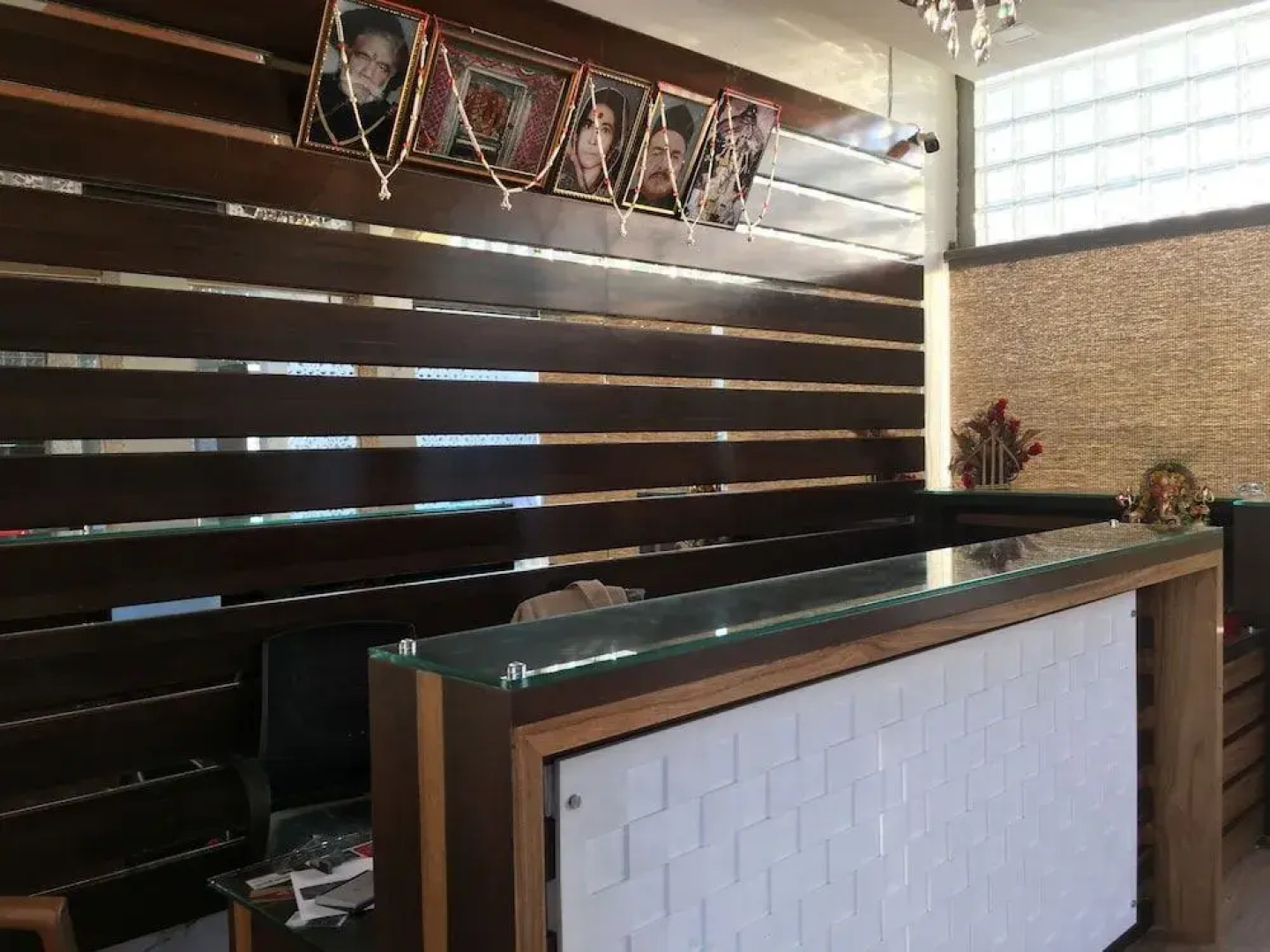 Hotel Ratan Royal Inn.