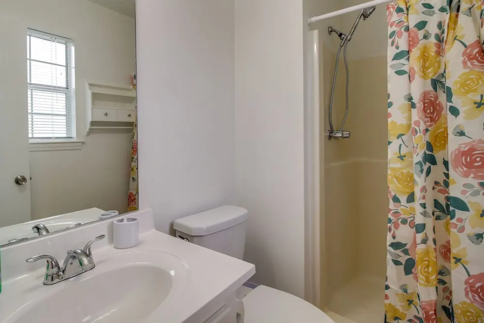 Savannah Vacation Rental ~ 8 Mi to River Street!