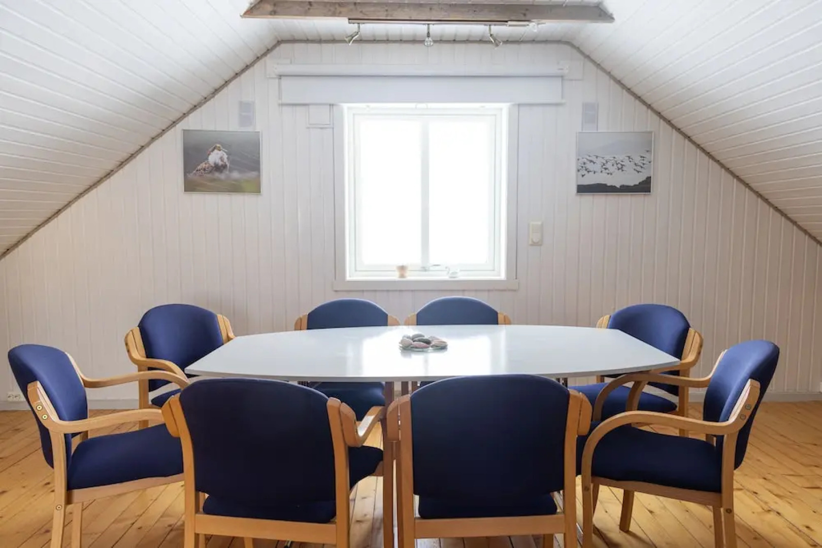 Ekker Island Arctic Lodge