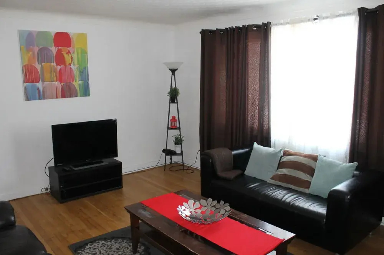 Adib Apartments - 840 Woodroffe Ave, Unit 2