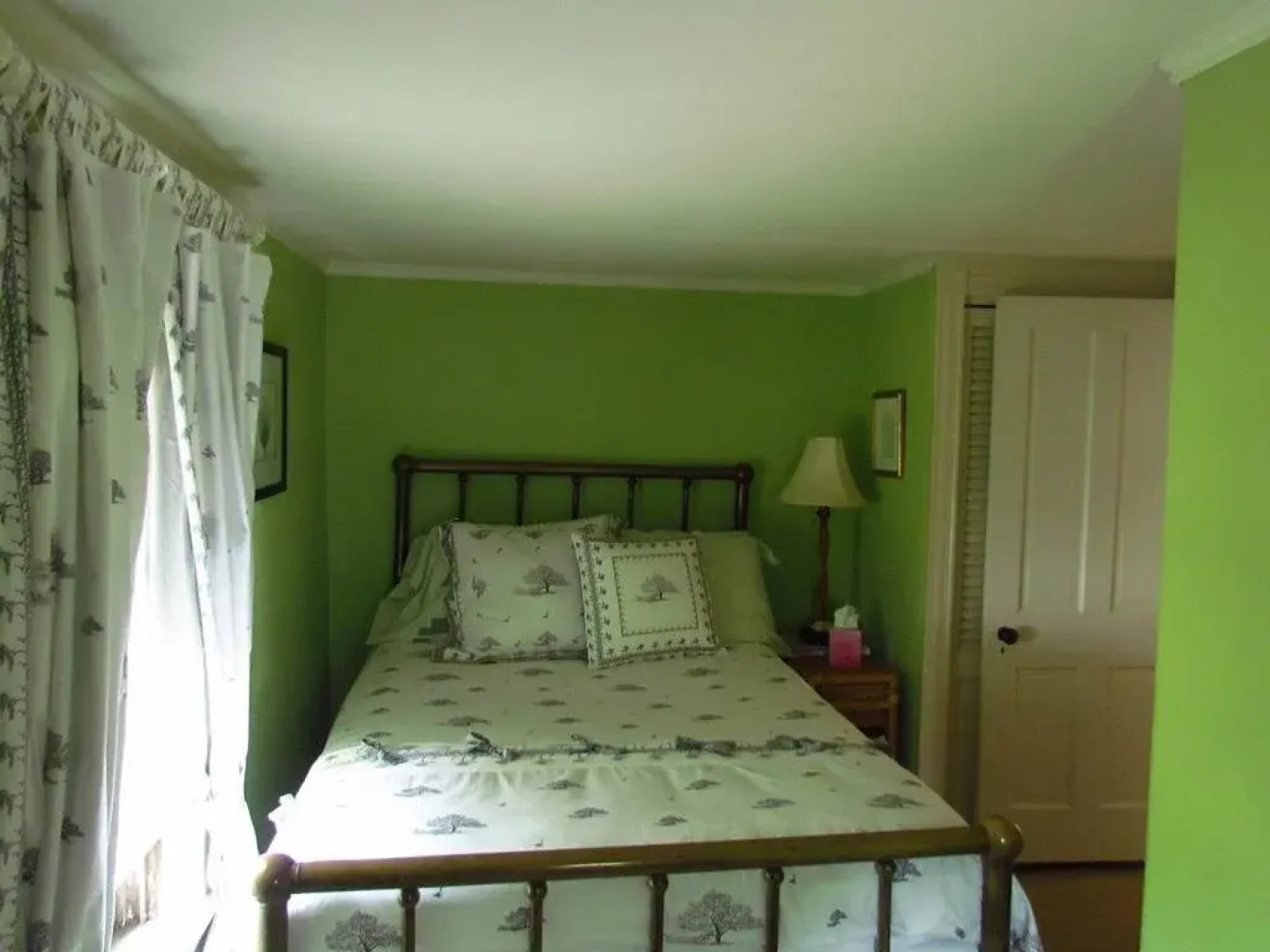 Lorraine Parish Bedroom Suites