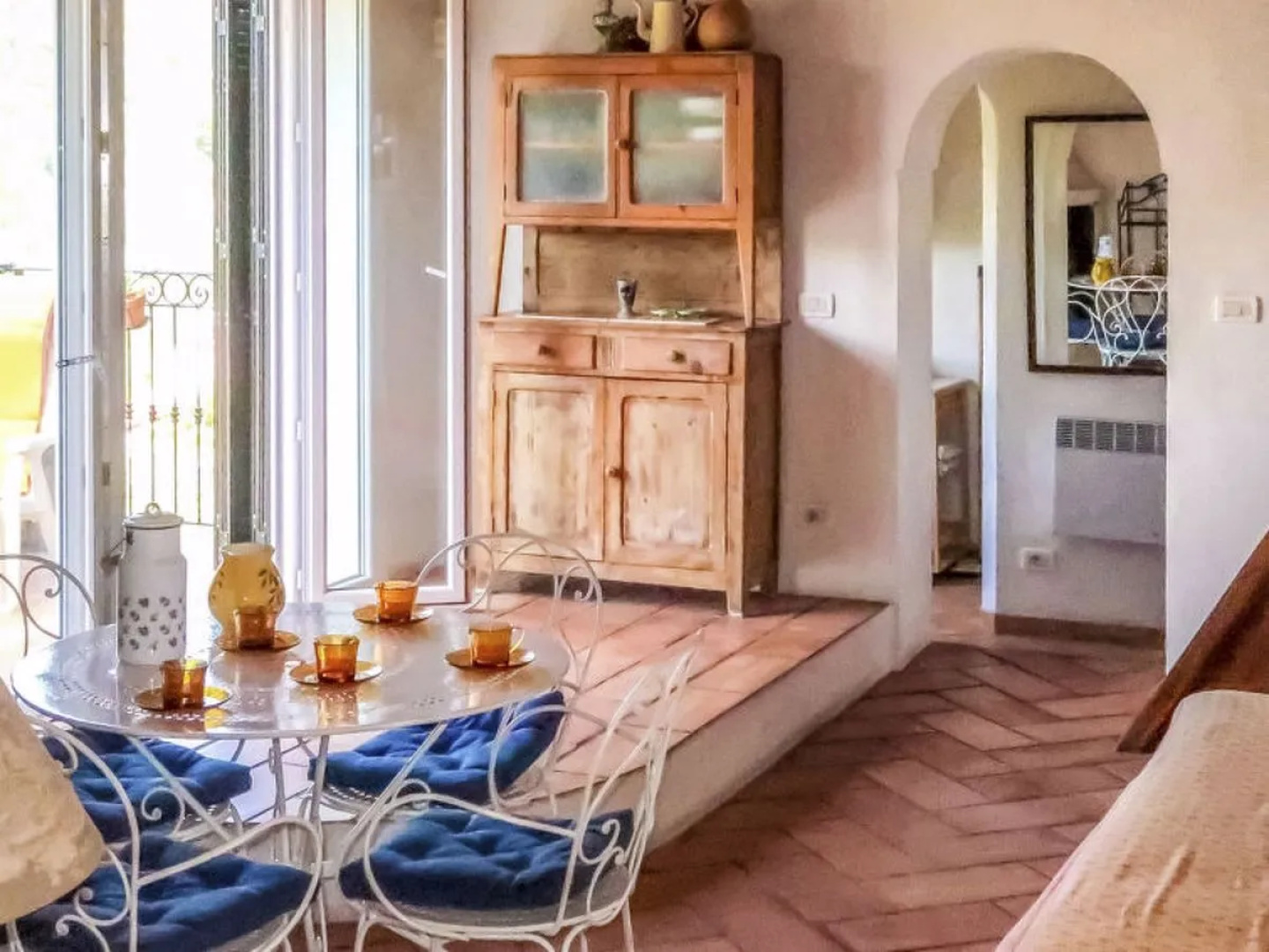 House Claudio Collabassa