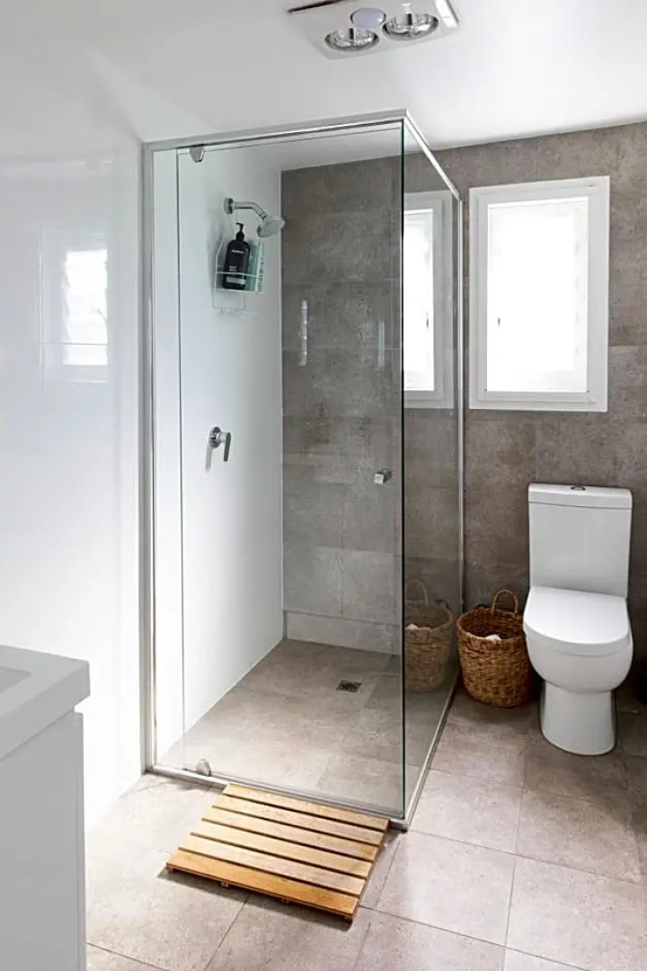 Robertson Public House